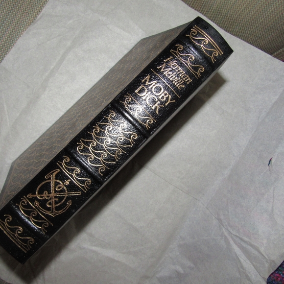 Moby Dick or The Whale Book New - Picture 10 of 12